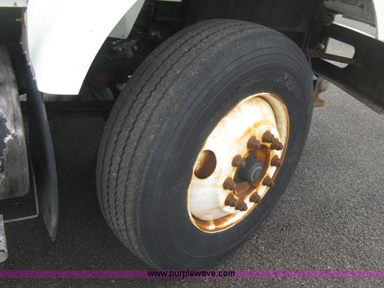 image for item L6345 2004 International 7400 dump truck