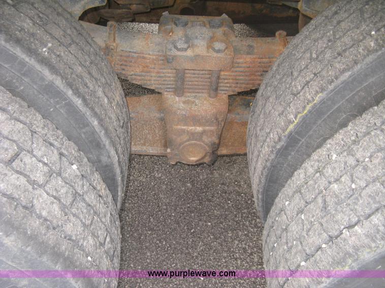 image for item L6345 2004 International 7400 dump truck