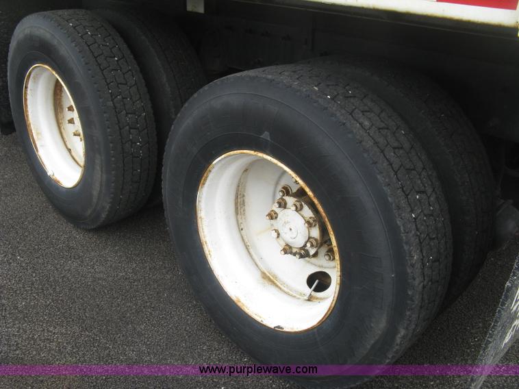 image for item L6345 2004 International 7400 dump truck