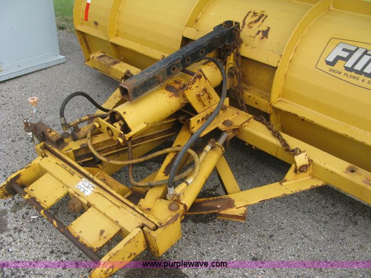 image for item L6345 2004 International 7400 dump truck