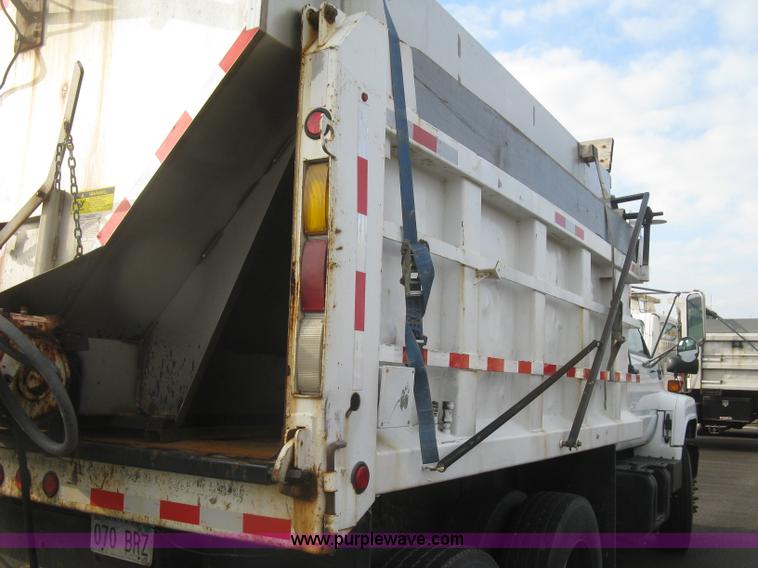 image for item L6346 2002 GMC C8500 dump truck