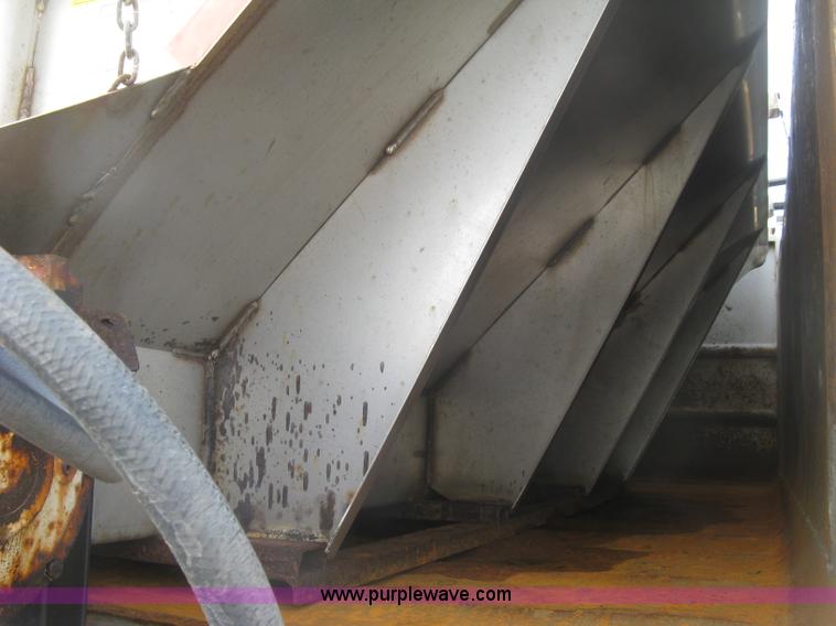 image for item L6346 2002 GMC C8500 dump truck