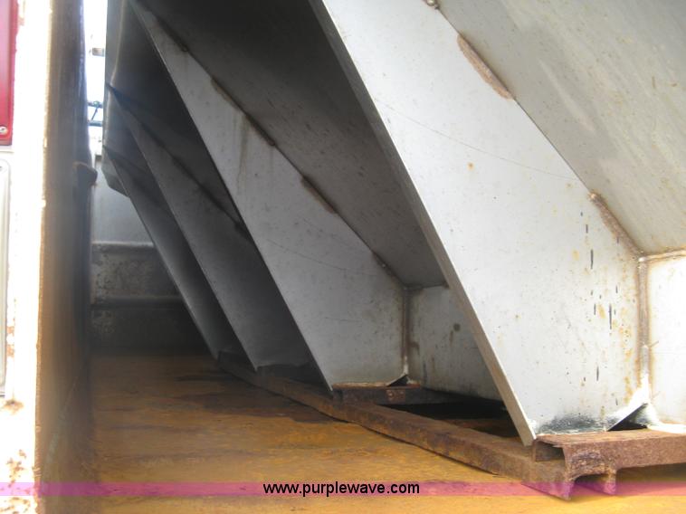 image for item L6346 2002 GMC C8500 dump truck