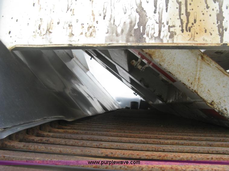 image for item L6346 2002 GMC C8500 dump truck