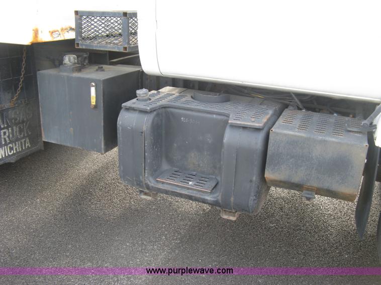 image for item L6346 2002 GMC C8500 dump truck
