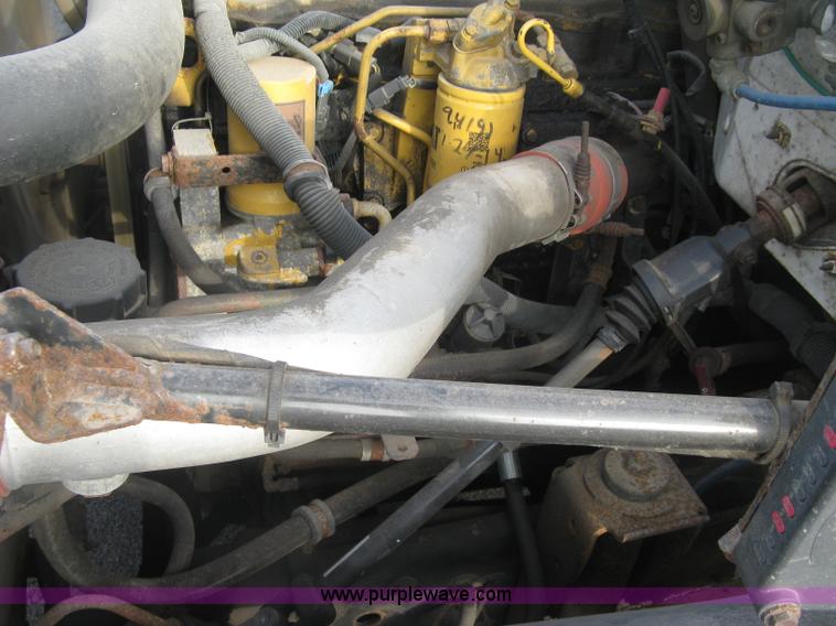 image for item L6346 2002 GMC C8500 dump truck