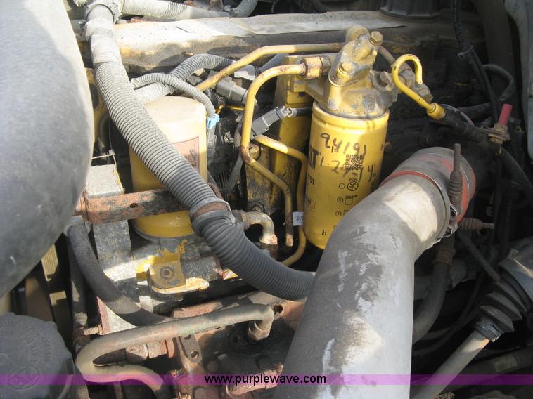 image for item L6346 2002 GMC C8500 dump truck