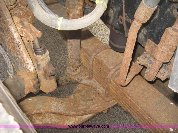 image for item L6346 2002 GMC C8500 dump truck