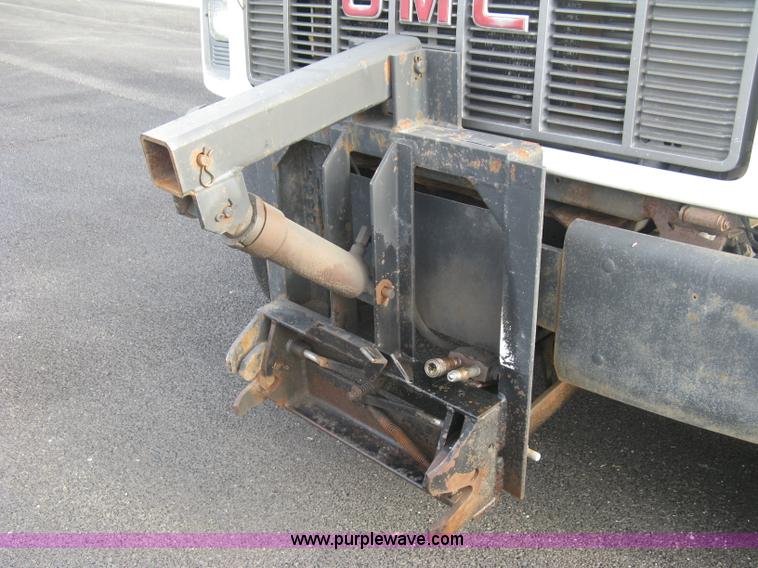 image for item L6346 2002 GMC C8500 dump truck