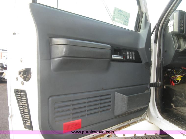 image for item L6346 2002 GMC C8500 dump truck