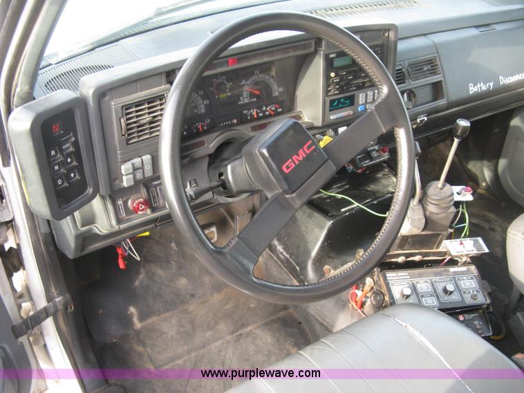 image for item L6346 2002 GMC C8500 dump truck