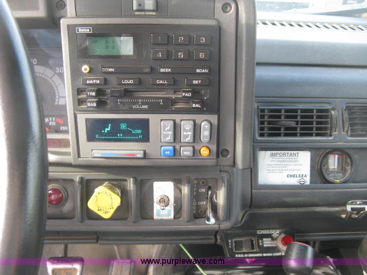 image for item L6346 2002 GMC C8500 dump truck