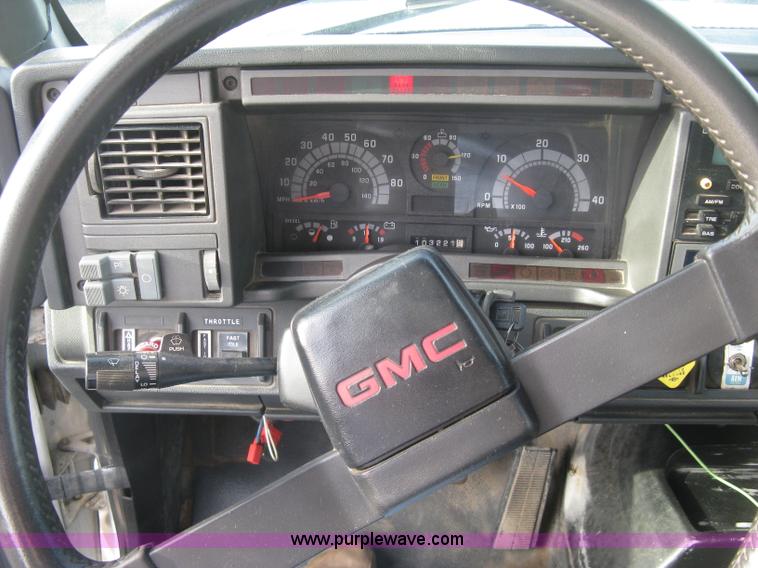image for item L6346 2002 GMC C8500 dump truck