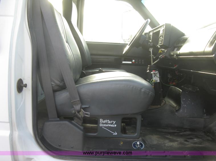 image for item L6346 2002 GMC C8500 dump truck