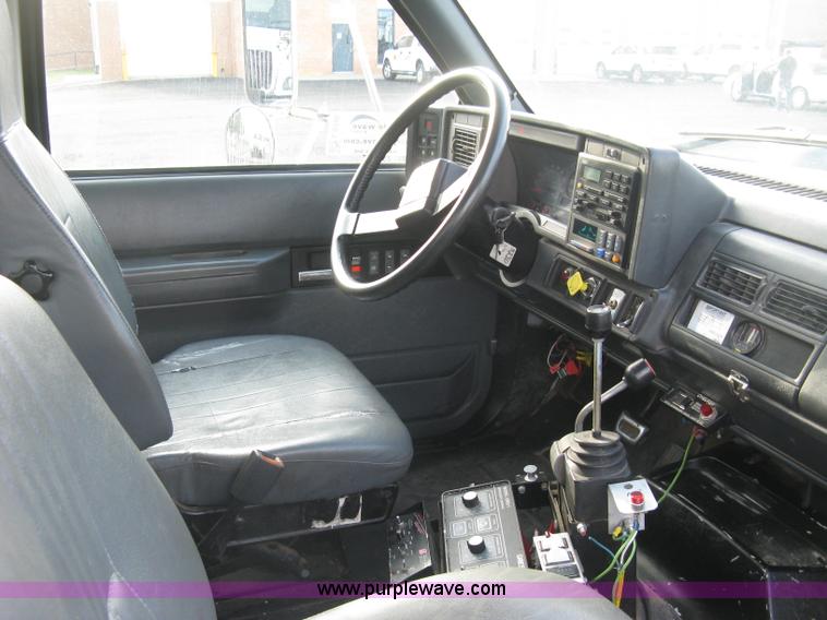 image for item L6346 2002 GMC C8500 dump truck