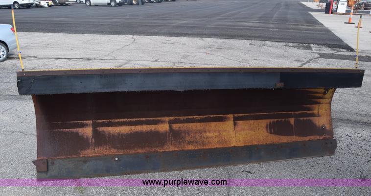 image for item L6346 2002 GMC C8500 dump truck