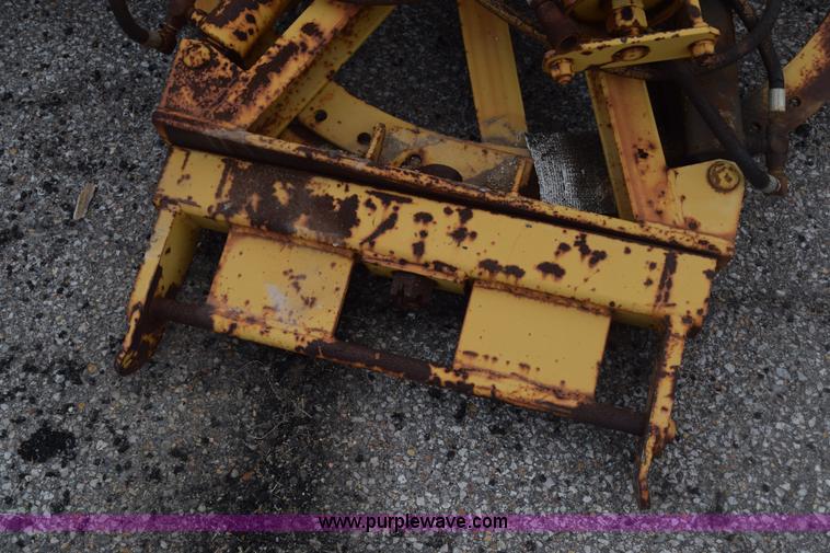 image for item L6346 2002 GMC C8500 dump truck