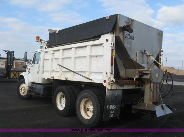 image for item L6347 2000 International F4900 dump truck