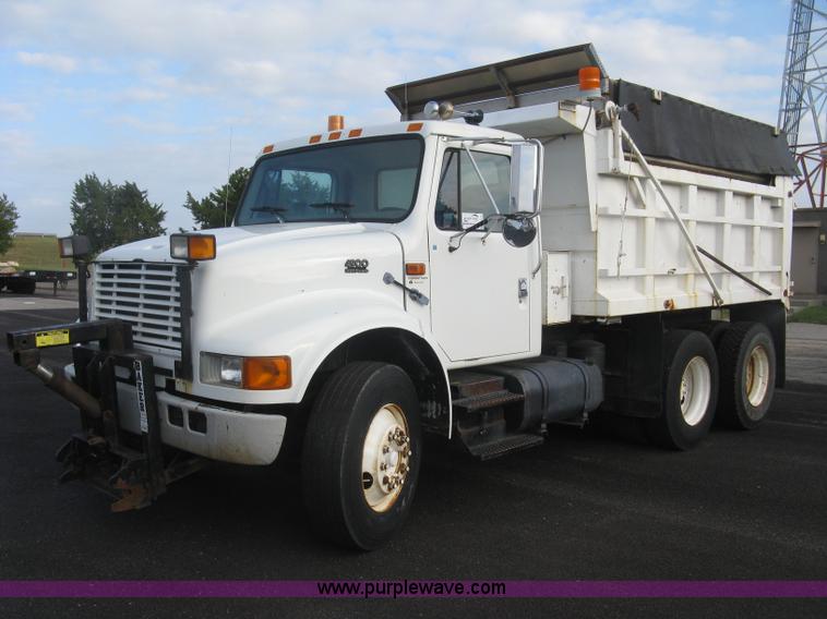 image for item L6347 2000 International F4900 dump truck