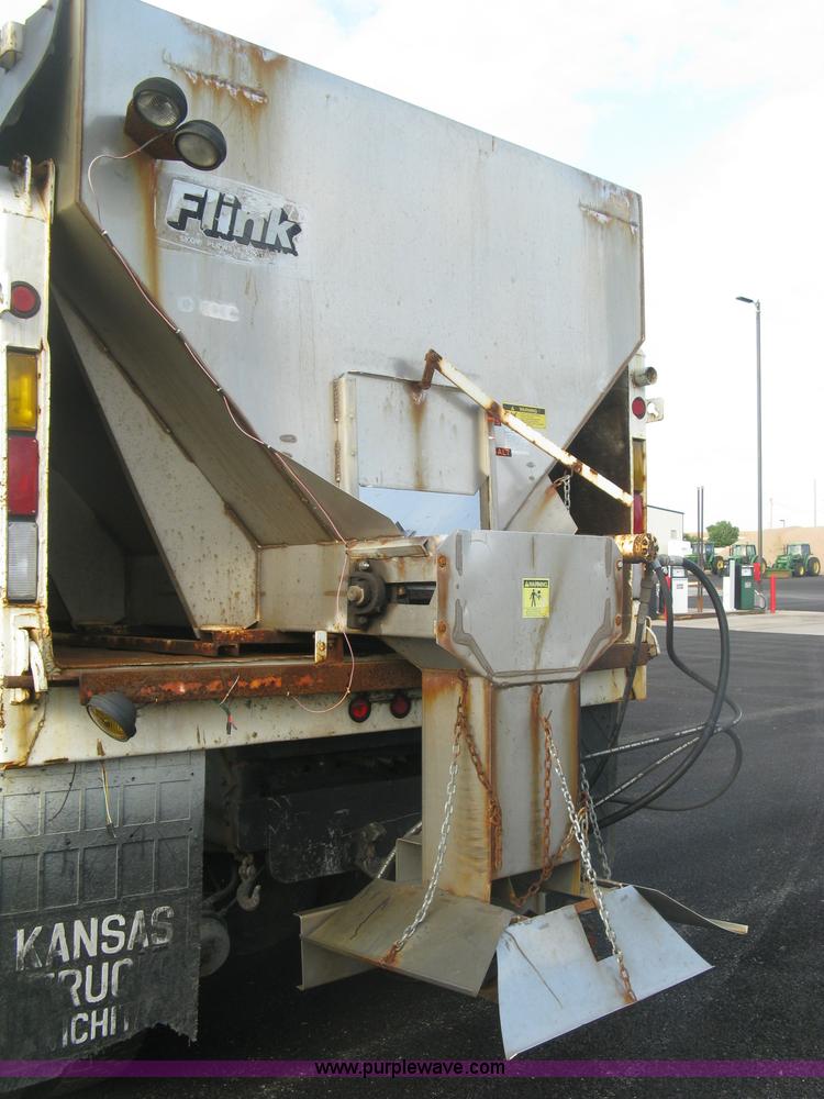 image for item L6347 2000 International F4900 dump truck