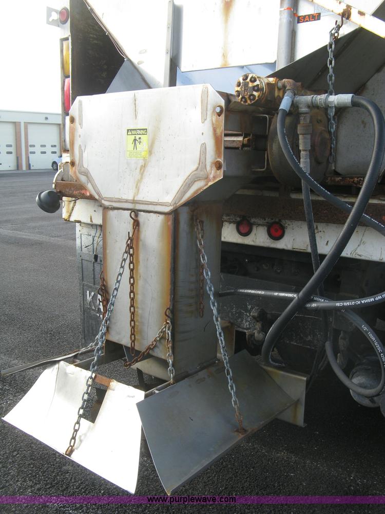 image for item L6347 2000 International F4900 dump truck