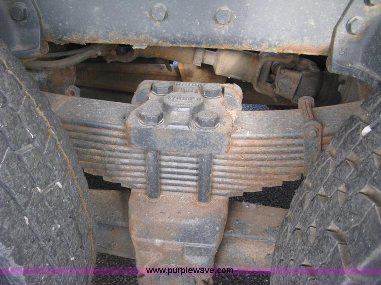 image for item L6347 2000 International F4900 dump truck