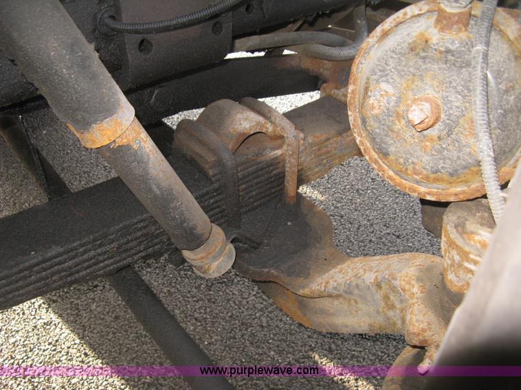 image for item L6347 2000 International F4900 dump truck