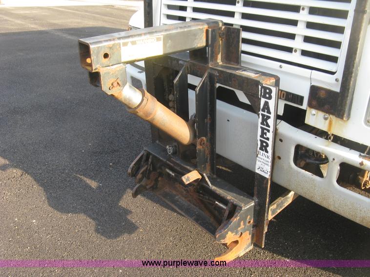 image for item L6347 2000 International F4900 dump truck