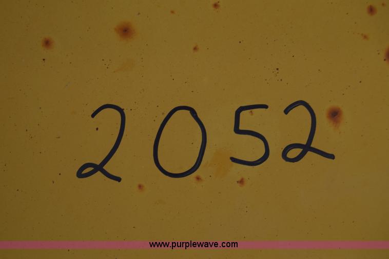 image for item L6347 2000 International F4900 dump truck