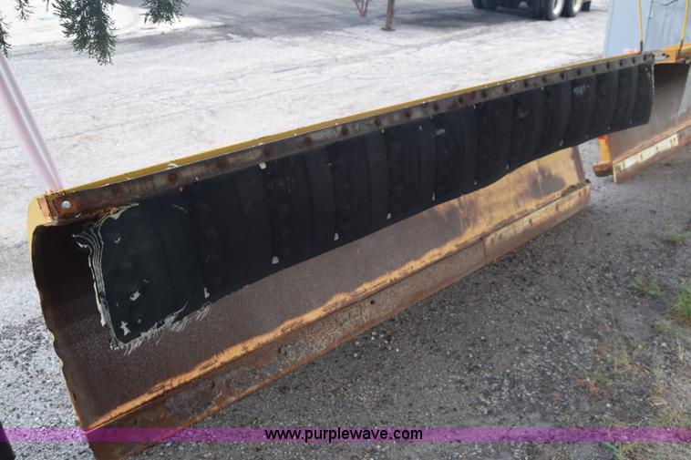 image for item L6347 2000 International F4900 dump truck