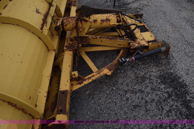 image for item L6347 2000 International F4900 dump truck