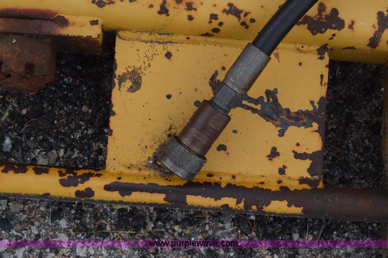 image for item L6347 2000 International F4900 dump truck