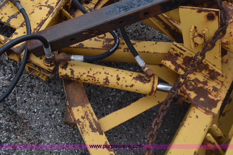 image for item L6347 2000 International F4900 dump truck