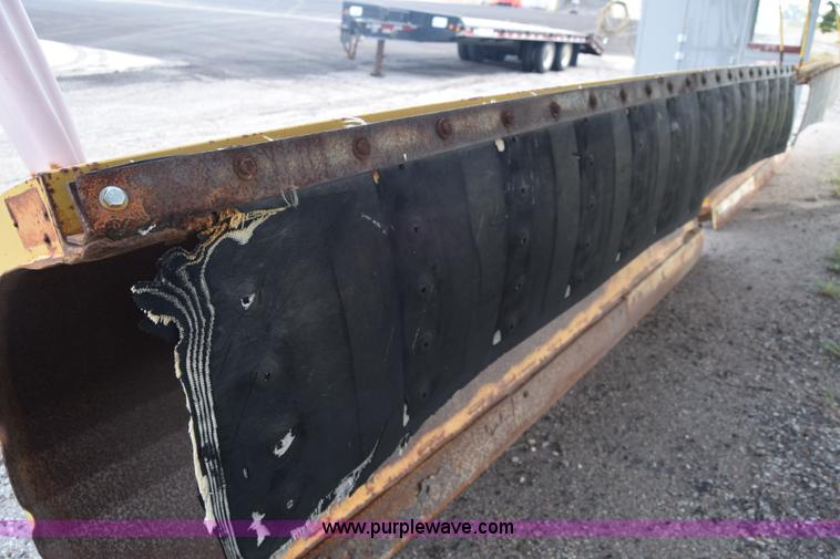 image for item L6347 2000 International F4900 dump truck