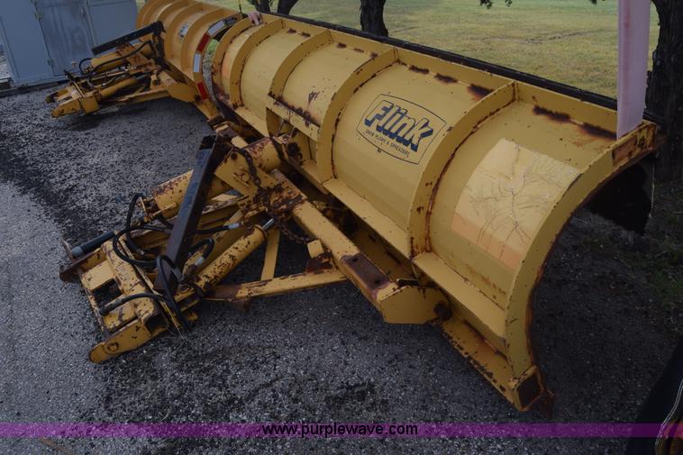 image for item L6347 2000 International F4900 dump truck