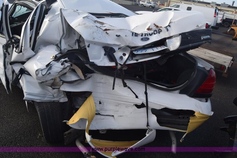 image for item L6348 2011 Ford Crown Victoria Police Interceptor