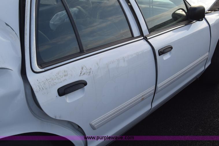 image for item L6348 2011 Ford Crown Victoria Police Interceptor