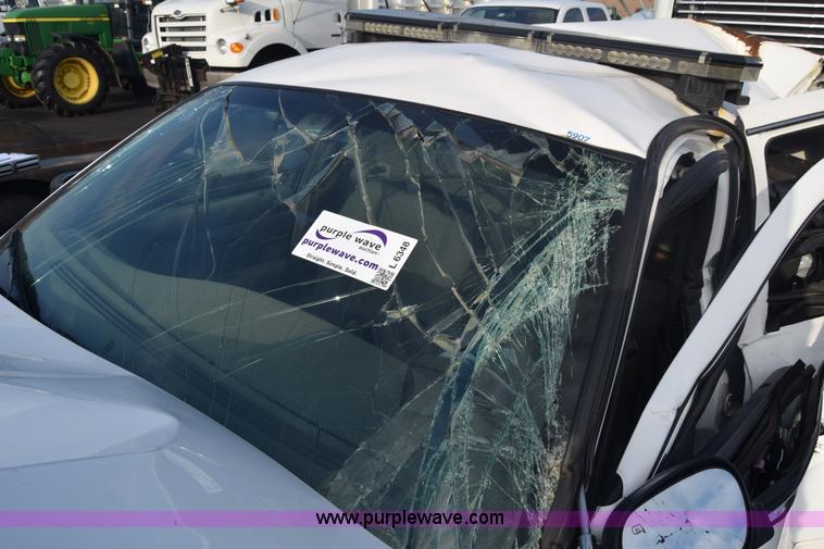 image for item L6348 2011 Ford Crown Victoria Police Interceptor