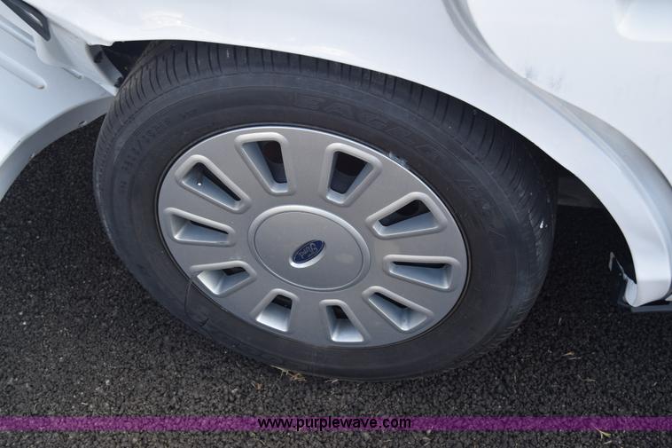 image for item L6348 2011 Ford Crown Victoria Police Interceptor