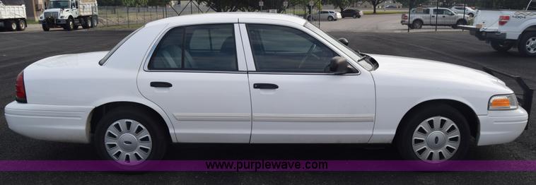 image for item L6350 2011 Ford Crown Victoria Police Interceptor