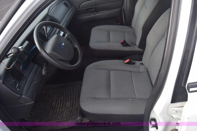 image for item L6350 2011 Ford Crown Victoria Police Interceptor