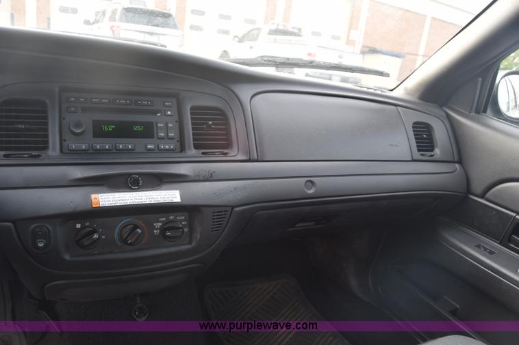 image for item L6350 2011 Ford Crown Victoria Police Interceptor