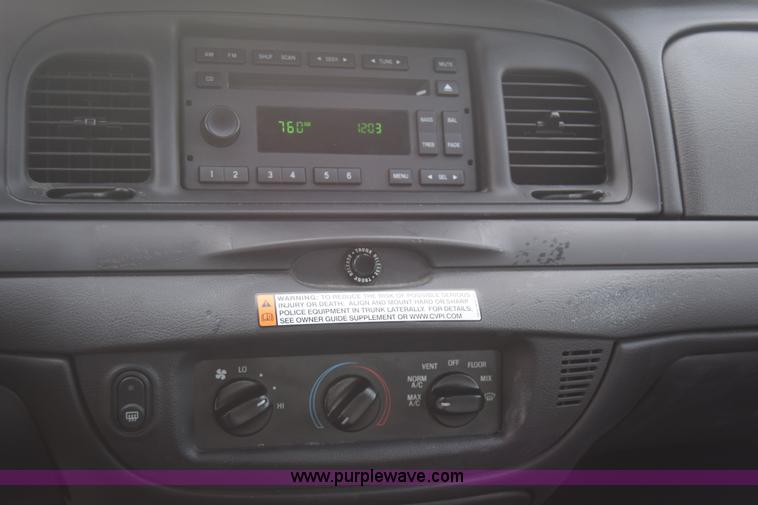 image for item L6350 2011 Ford Crown Victoria Police Interceptor