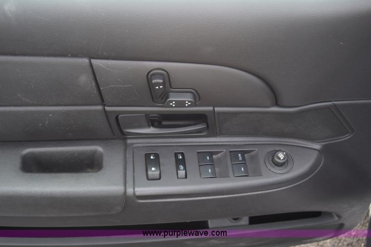 image for item L6350 2011 Ford Crown Victoria Police Interceptor