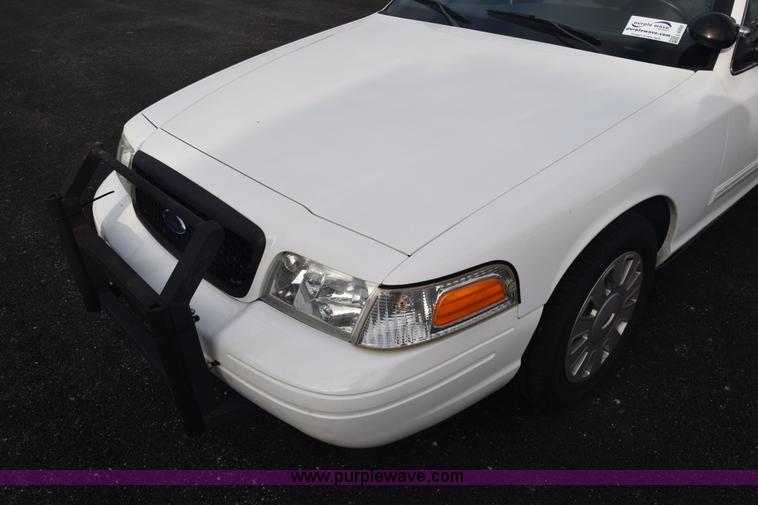 image for item L6350 2011 Ford Crown Victoria Police Interceptor