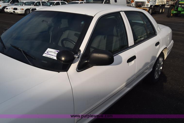 image for item L6350 2011 Ford Crown Victoria Police Interceptor
