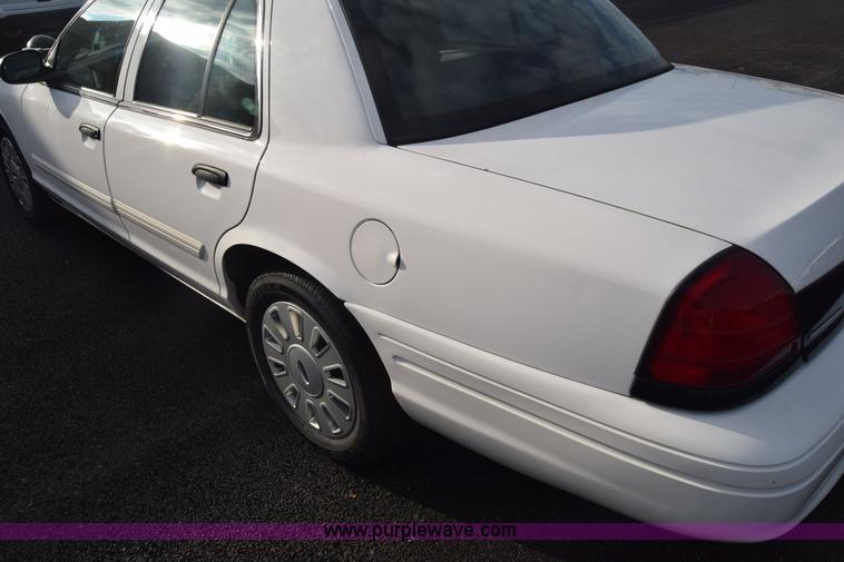 image for item L6350 2011 Ford Crown Victoria Police Interceptor