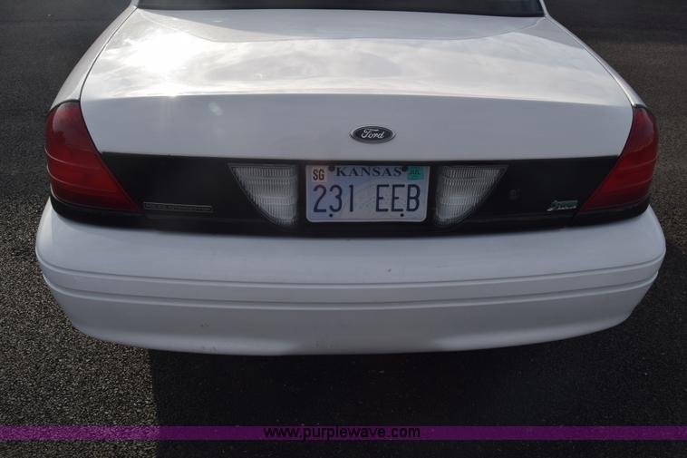 image for item L6350 2011 Ford Crown Victoria Police Interceptor