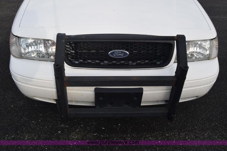 image for item L6350 2011 Ford Crown Victoria Police Interceptor