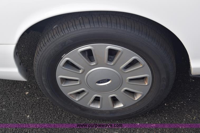 image for item L6350 2011 Ford Crown Victoria Police Interceptor